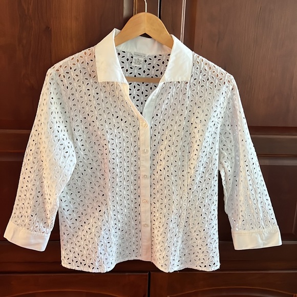 Isabela D. White Eyelet Flower Lace Button Down Shirt 3/4 Sleeve V Neck Size 14 - Picture 2 of 7